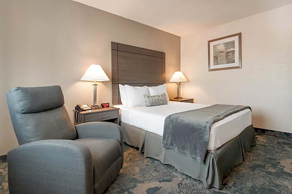 American Inn & Suites Metro Airport