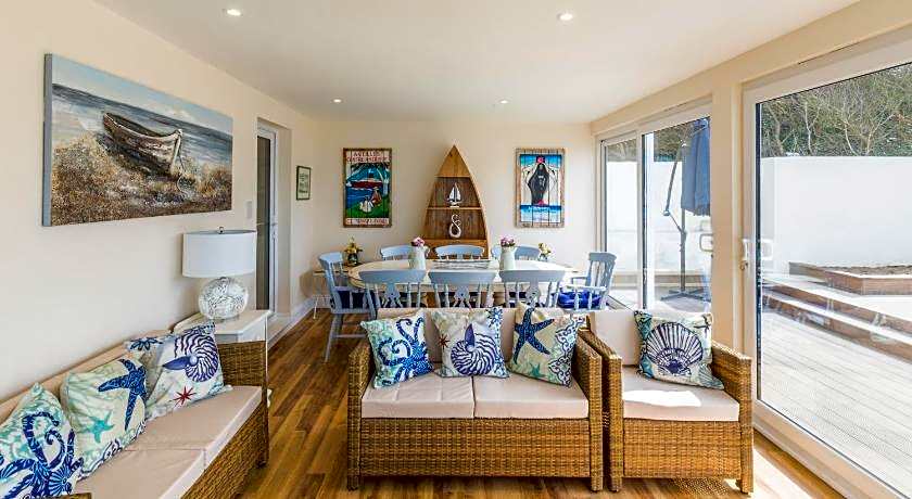 Beachside Apartment On The Beach