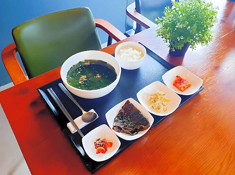 Gangneung Boutique Hotel Bombom