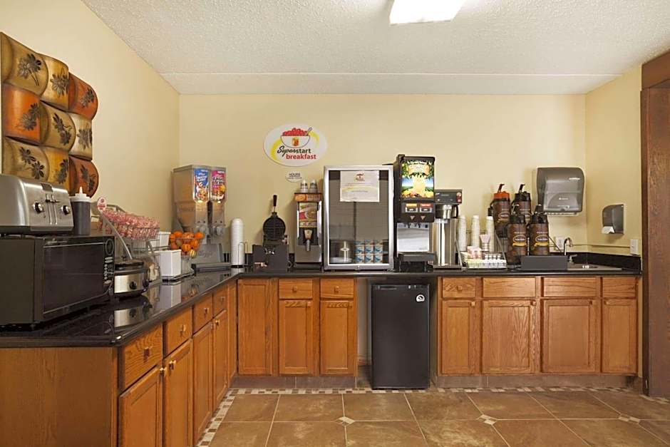 Super 8 by Wyndham West Fargo Main Ave ND