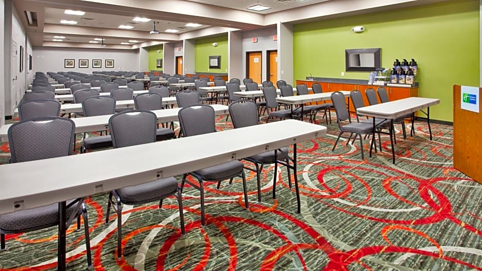 Holiday Inn Express Fremont, an IHG Hotel
