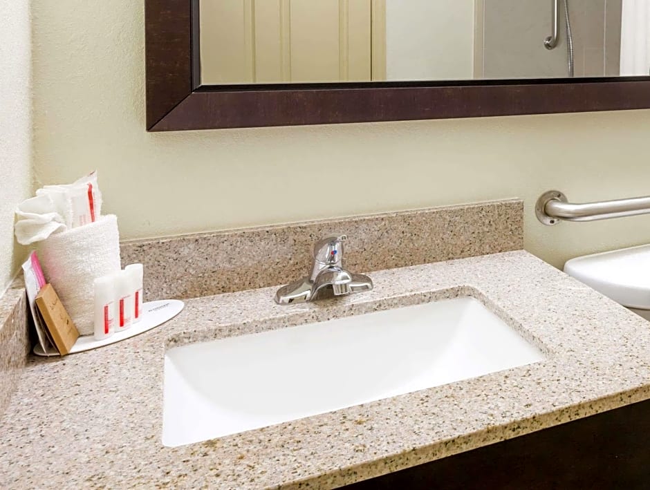 Americas Best Value Inn & Suites Phenix City