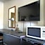 Cedar Inn & Suites