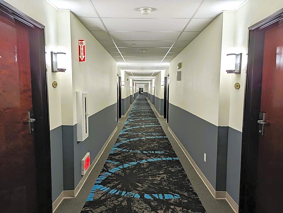 FairBridge Inn & Suites Canadian