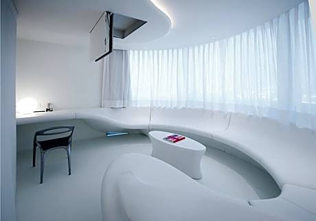 Junior Suite with Executive Lounge Access