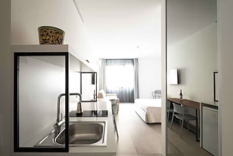 Deluxe King Suite