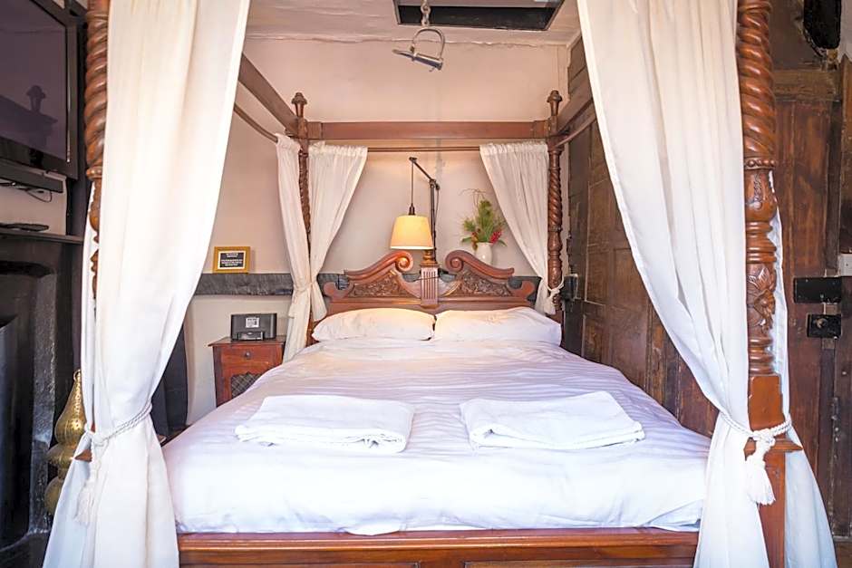 Trembling Madness Apartments