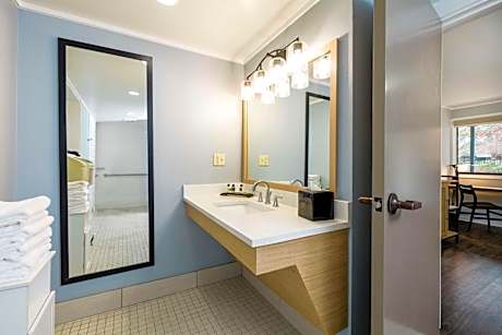 Brookside 2 Queen Beds