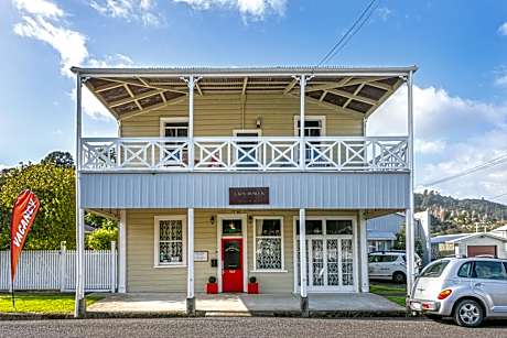 Lady Bowen Bed & Breakfast
