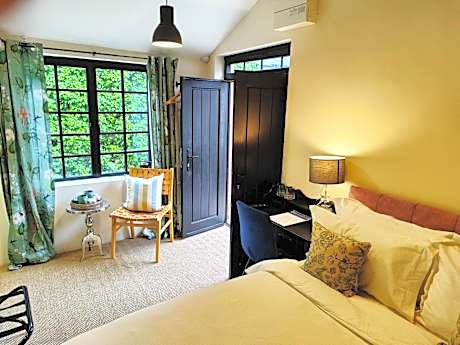 Cotswold Bankview