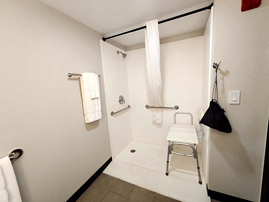 The Grand Inn Peoria