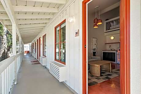 Studio - Split Level