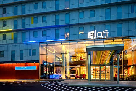Aloft New York LaGuardia Airport