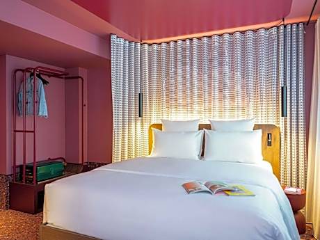 TRIBE Essential Focus Room