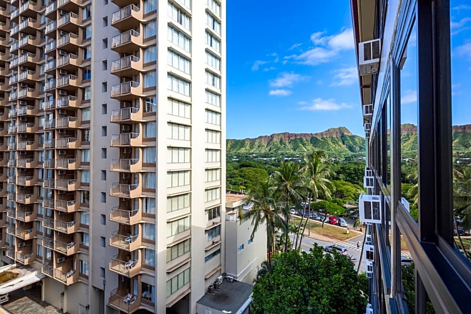 Castle at Waikiki Grand