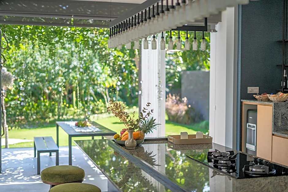 La Maison d'Ulysse - Luxury 4BR Villa Surrounded by Rice Paddies