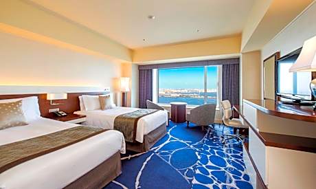 Premium Twin Room with Harbor View - High Floor