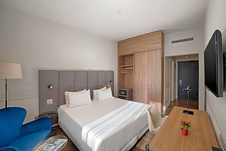 Family Room with Sea view (2ad + 2ch)