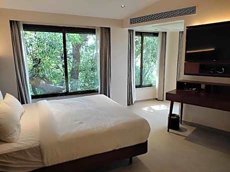 Premium Riverview King Room