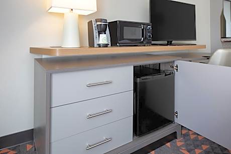 Queen Room with Two Queen Beds - Communication Accessible