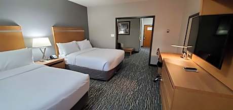 One-Bedroom Suite with Two Queen Beds - Non-Smoking