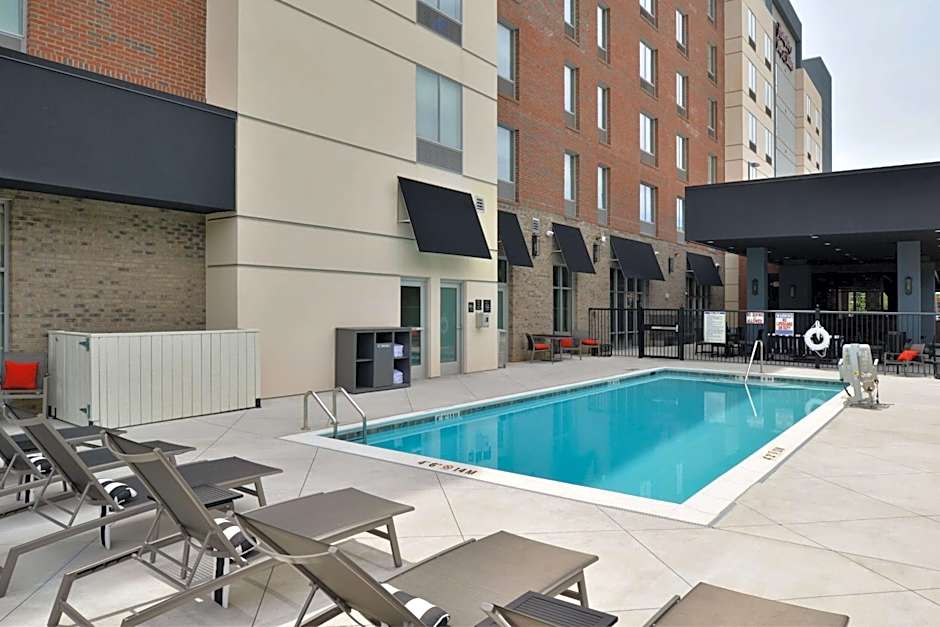 Hampton Inn & Suites Greensboro Downtown, NC