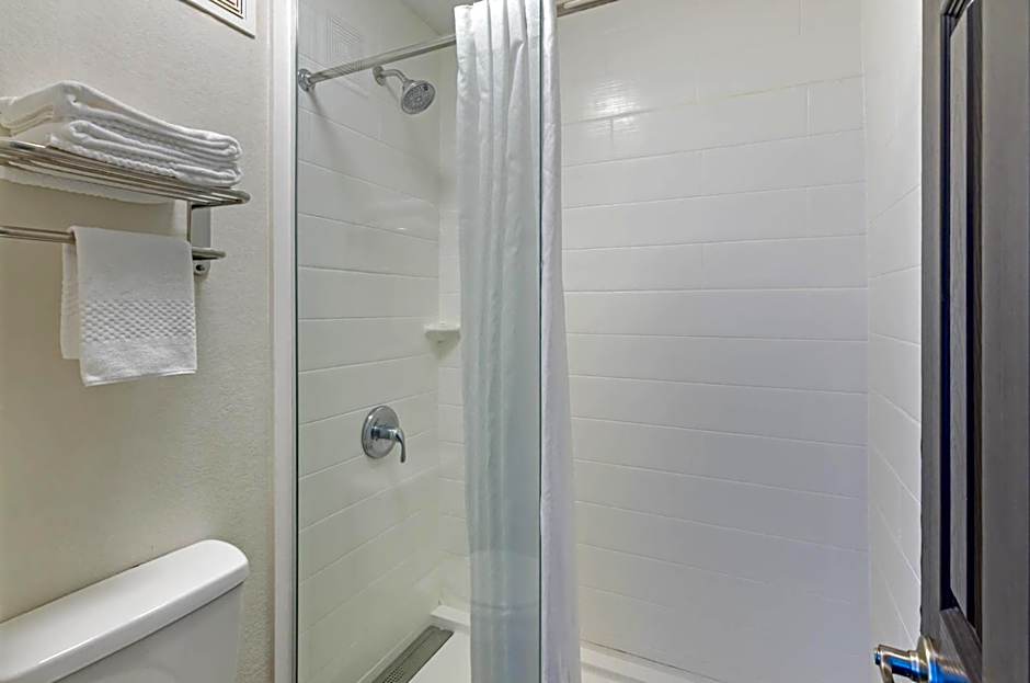 Suburban Studios Verona - Staunton North