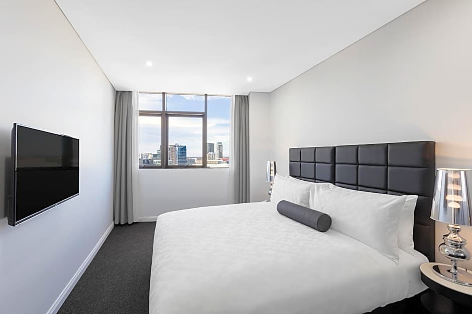 Meriton Suites Church Street, Parramatta