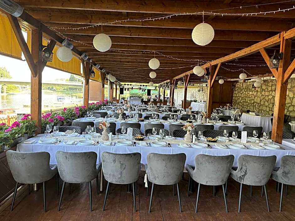 Amstel Hattyú Panzió -Érintésmentes bejelentkezés