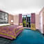 Super 8 by Wyndham Austell/Six Flags