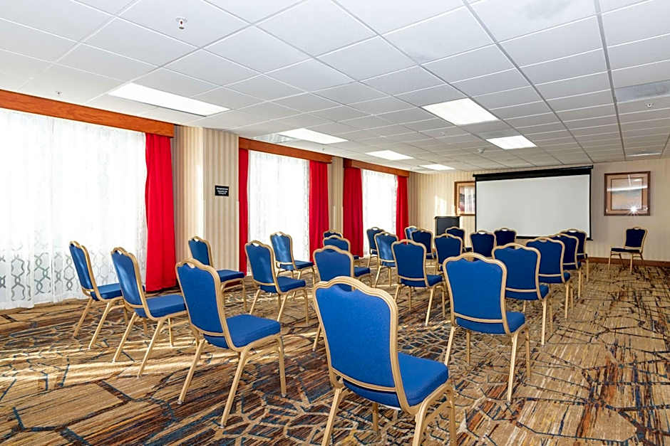 Hampton Inn By Hilton & Suites Pittsburg