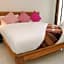 Fah Place Hotel