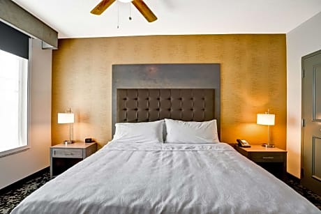 2 KING BED 2 BEDROOM SUITE NONSMOKING