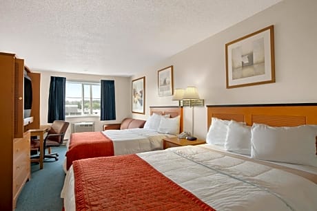 Queen Room with Two Queen Beds - Smoking