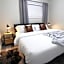 Executive Bsmt Suite, King Bed, 5 min to DT & Whyte Ave, Sleeps 6!