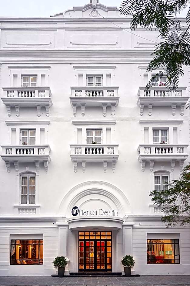 Manoir Des Arts Hotel