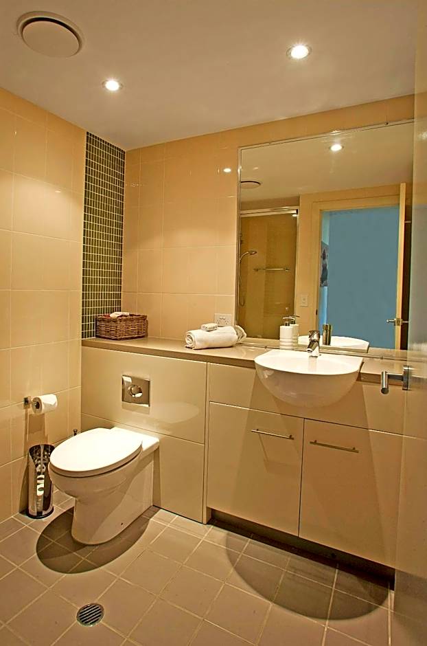 Beach Karma - Three-Bedroom Beachside Escape with Heated Communal Pool in Agnes Water