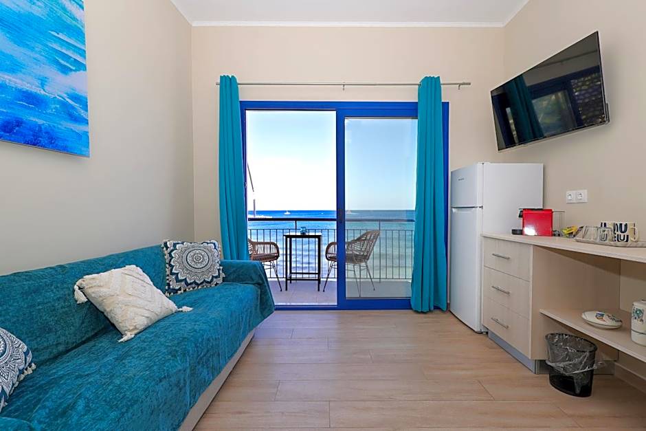 Niko's Beach Suites No1
