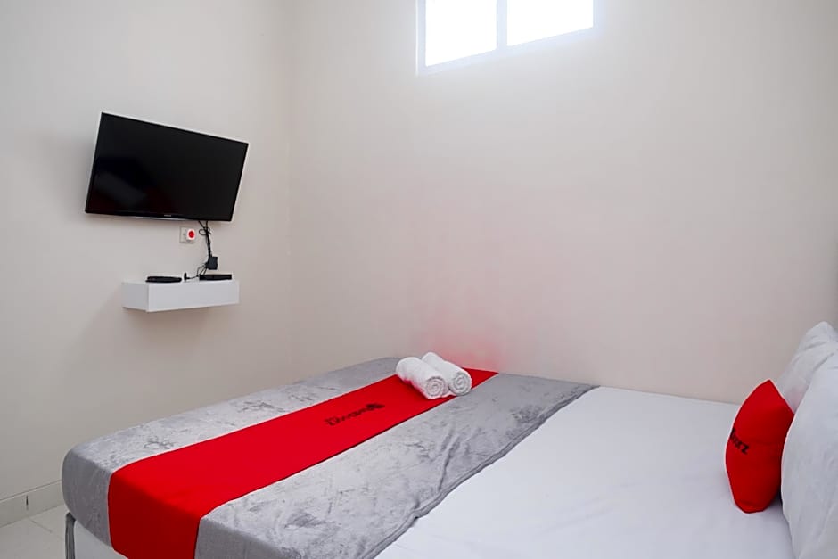 RedDoorz Syariah near Universitas Mercu Buana Kampus 2 Yogyakarta