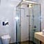 Moonshine Hotel & Suites