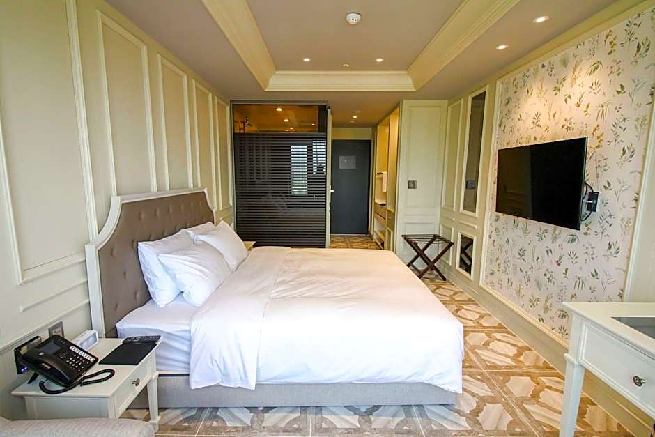 Golden Tulip Ever Yongin Hotel