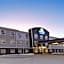 Days Inn & Suites by Wyndham Warman