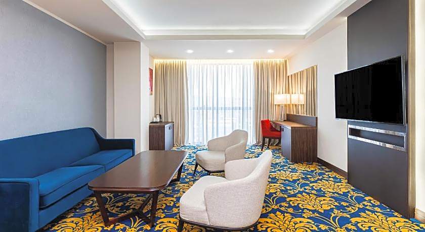 Ramada Hotel & Suites by Wyndham Yerevan