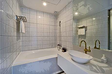 Deluxe Double Room with Bath