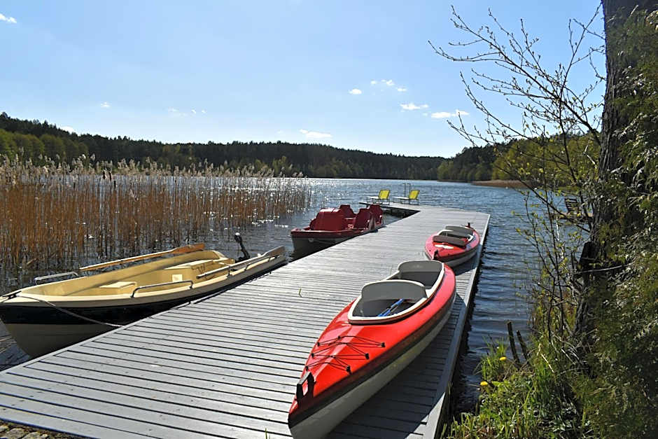 Domki nad jeziorem Kazub