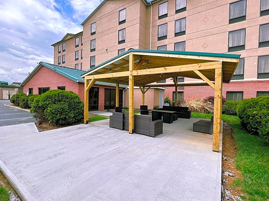 Holiday Inn Express Hotel & Suites Charleston-Southridge