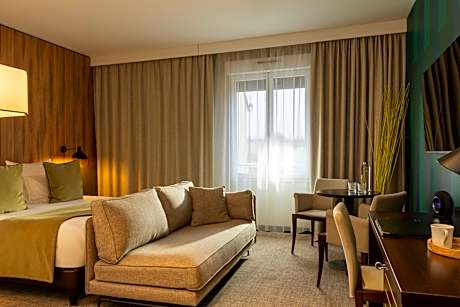 Privilege Room - Street View