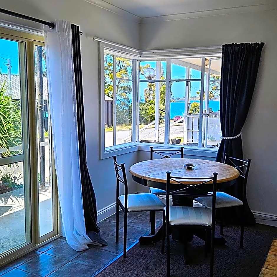 Smugglers Rest Apartments