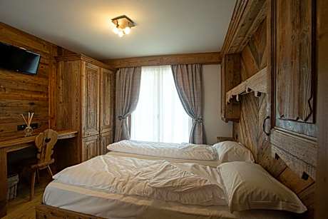 Deluxe Double or Twin Room with Balcony