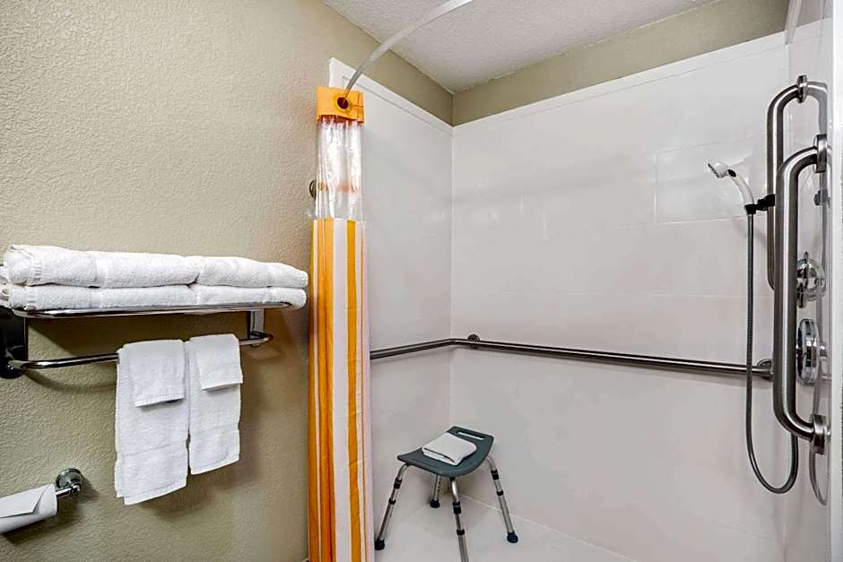 La Quinta Inn & Suites by Wyndham Emporia